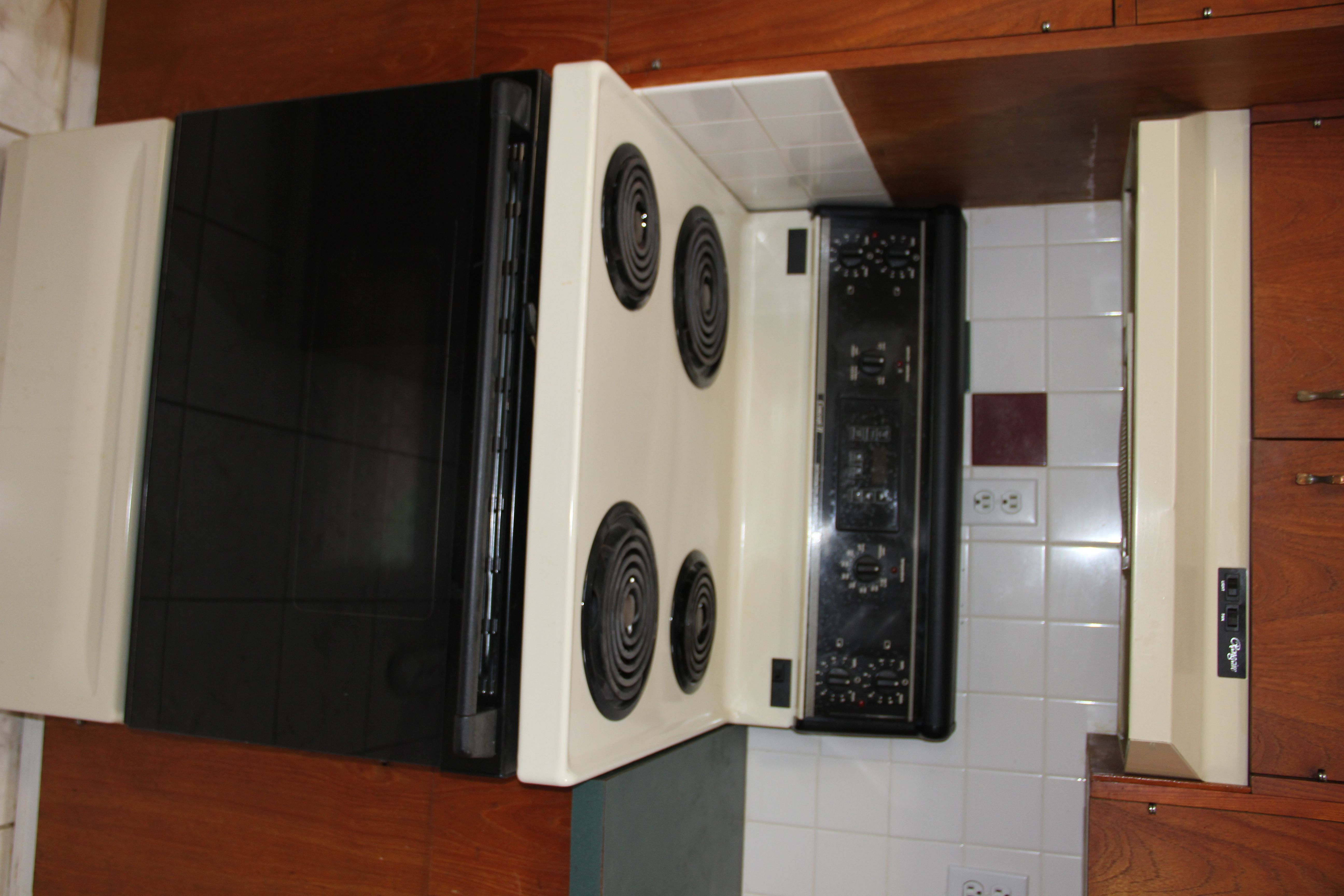 Furnished Room 6 with Balcony for 1-2 People in Burquitlam